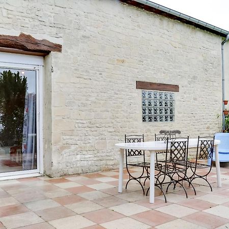Isida, Maison Spacieuse Avec Terrasse Et Stationnement Caen Bagian luar foto