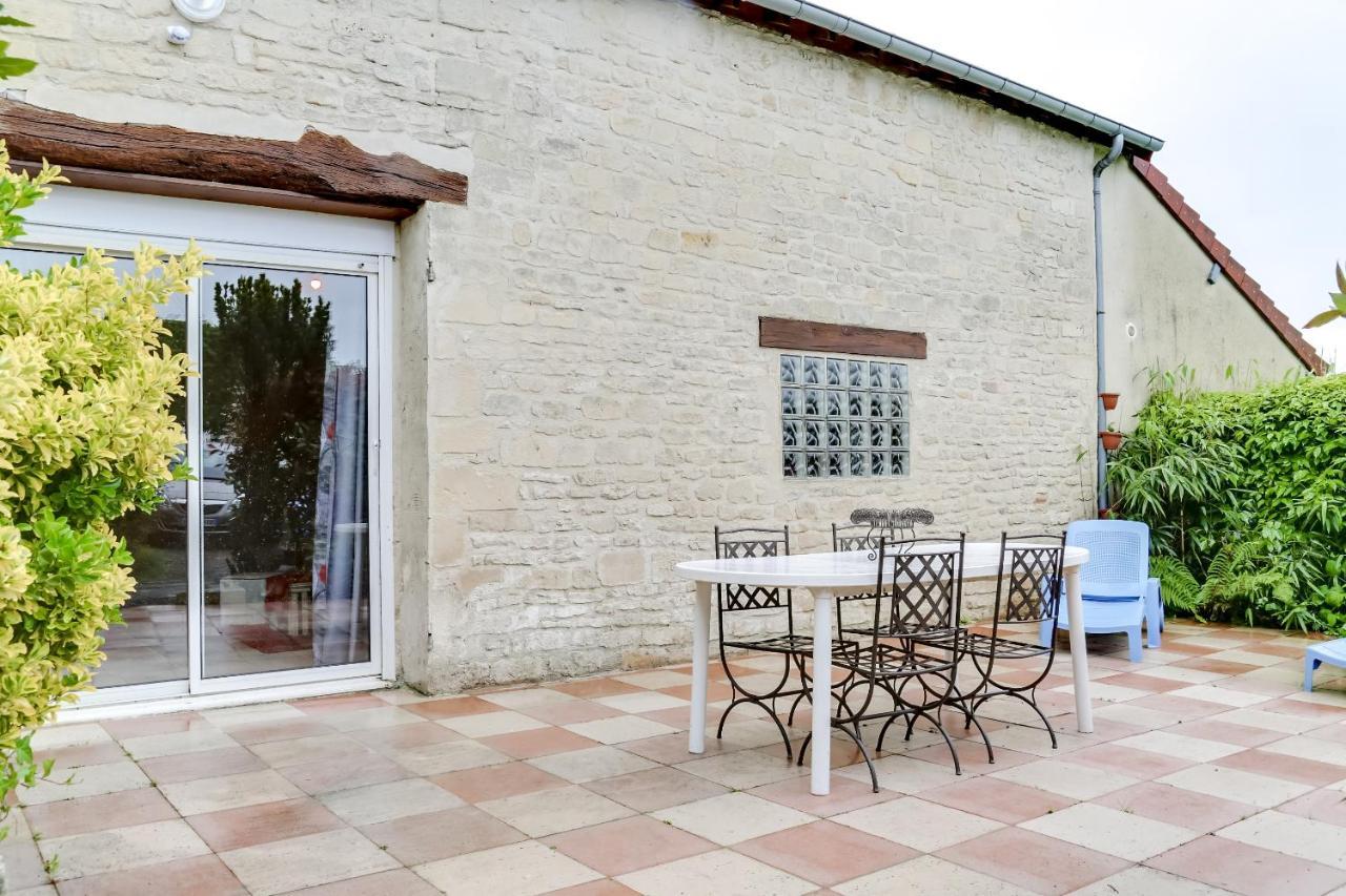 Isida, Maison Spacieuse Avec Terrasse Et Stationnement Caen Bagian luar foto